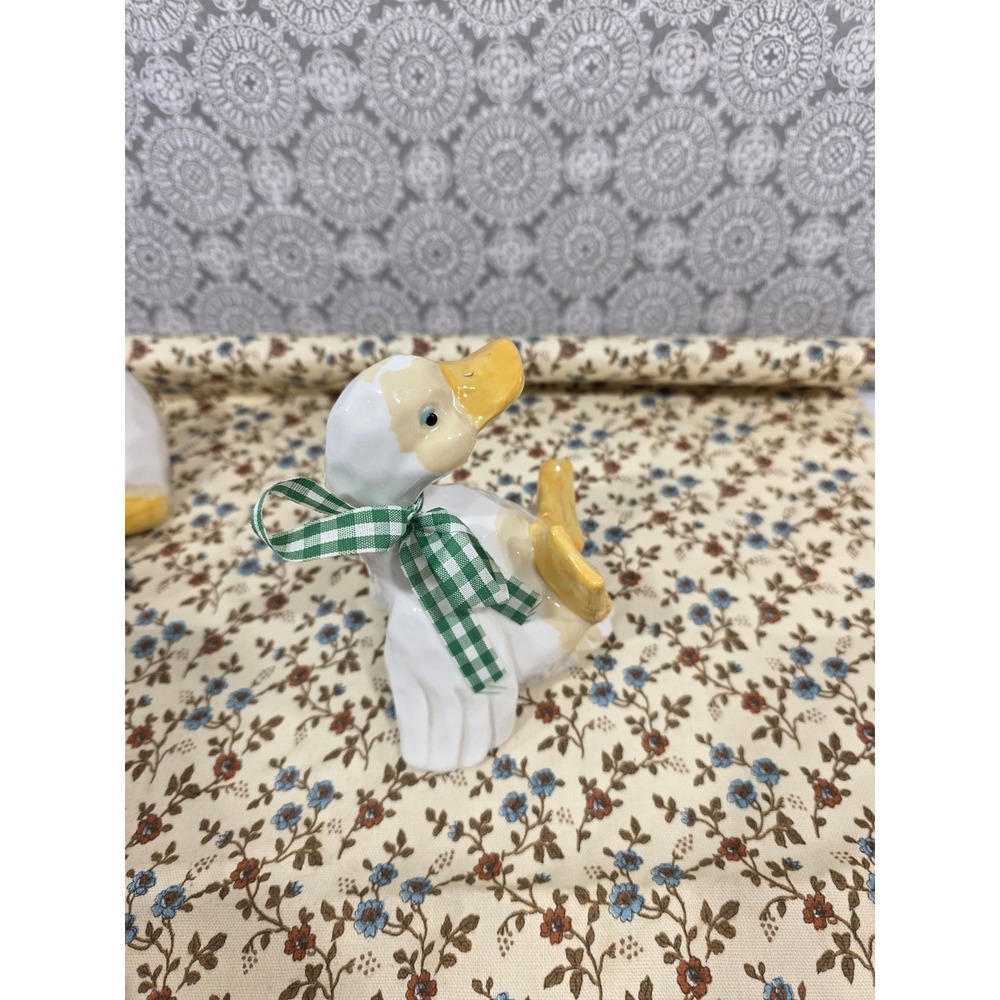 Vintage Ceramic Duck Figurines with Gingham Ribbon Bows Lot of 4 Home Decor Bird - Picture 10 of 11